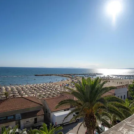 Aladino House Apartamento Follonica